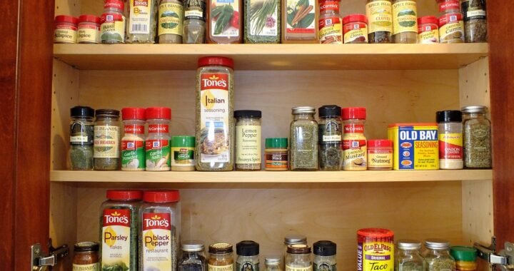 How to Store Pantry Items Neatly